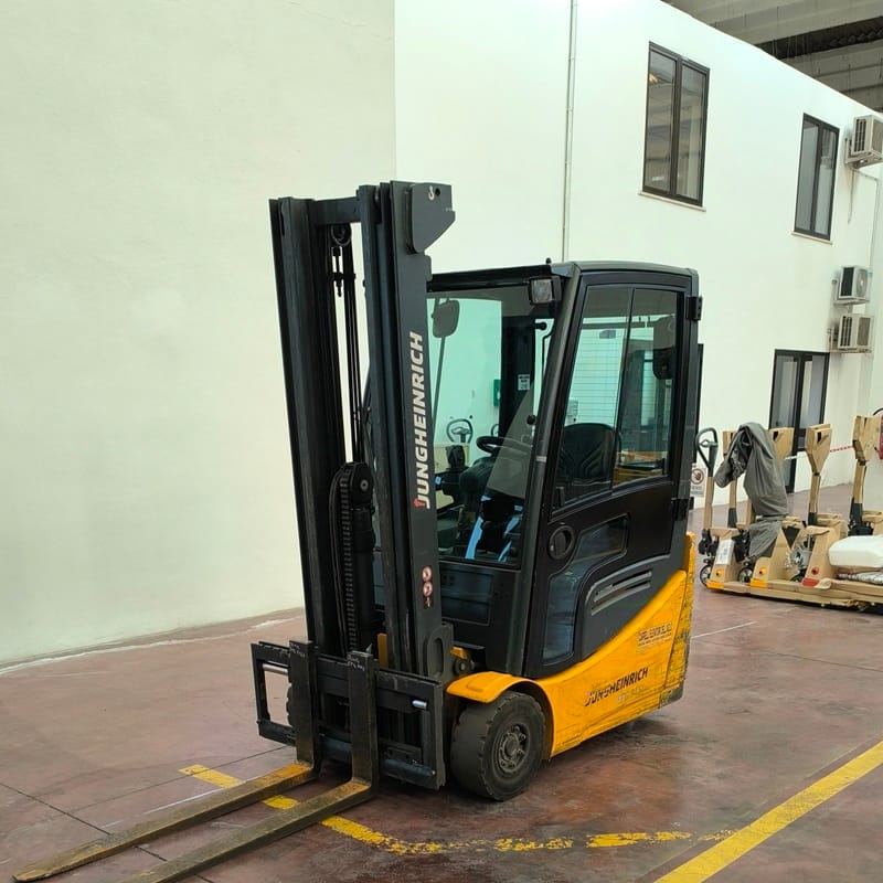 Carrello Elevatore Elettrico usato JUNGHEINRICH 216K