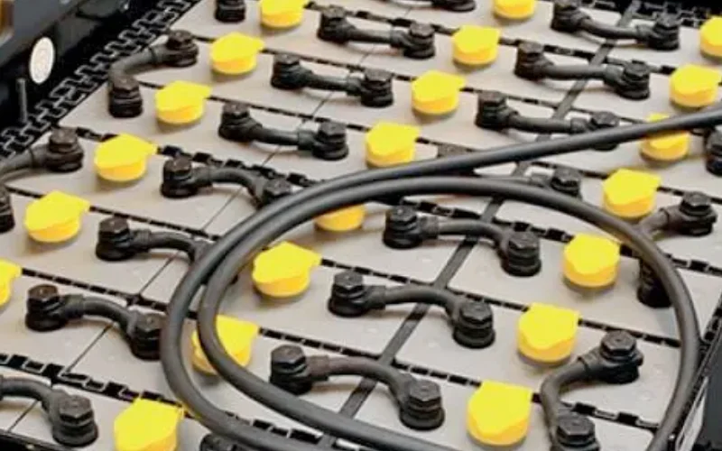 Manutenzione batterie carrelli elevatori