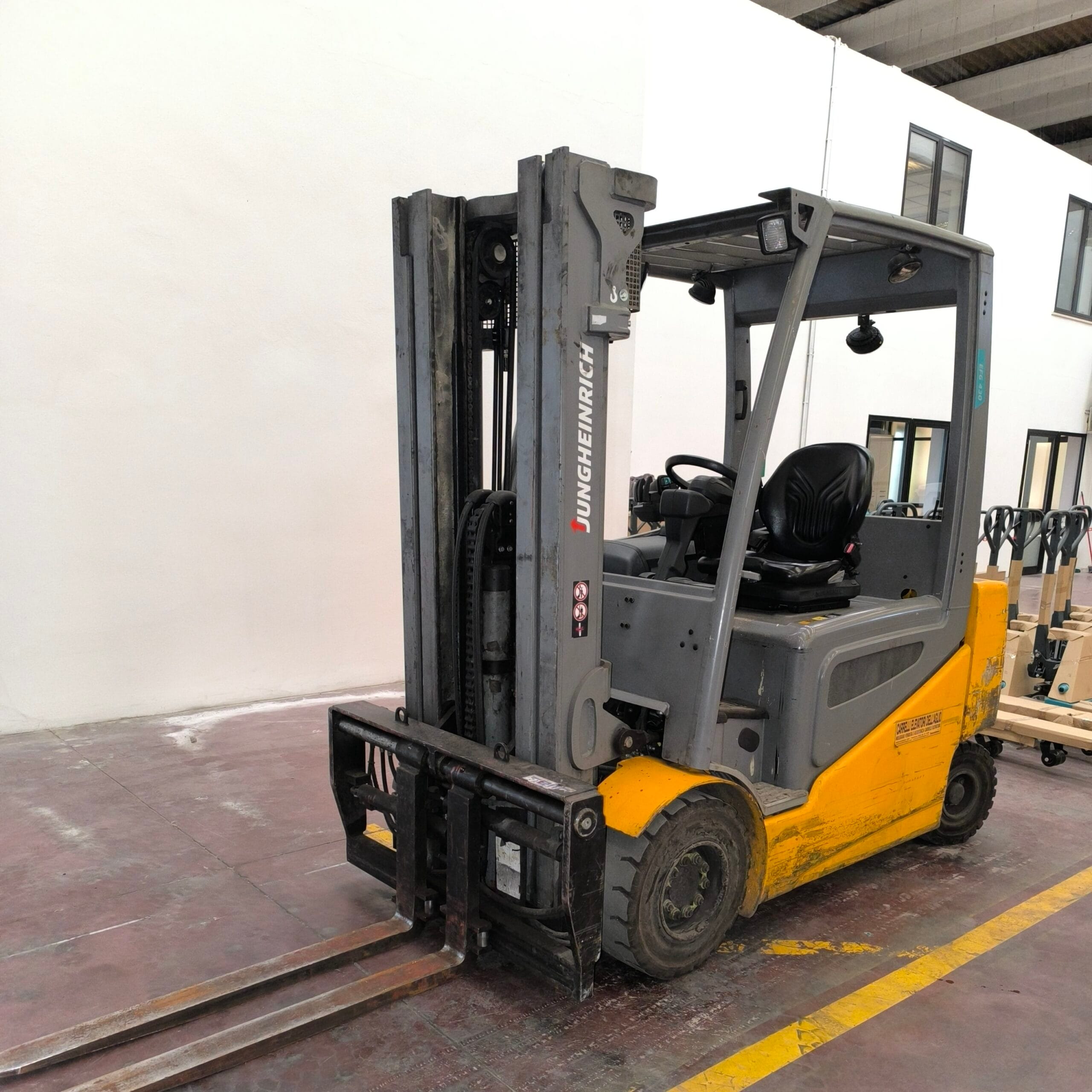 Carrello Elevatore Elettrico usato JUNGHEINRICH EFG 430 nr int 263